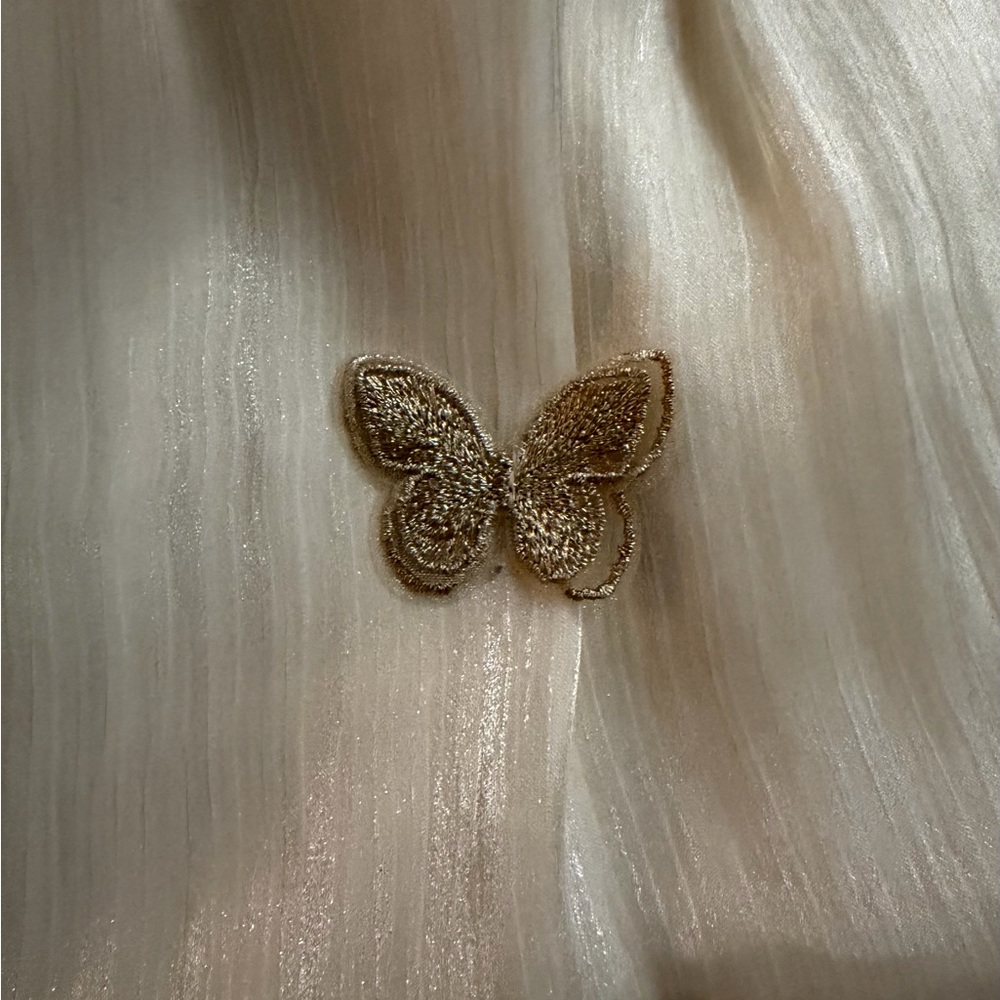 SHEIN Cream Butterfly Top - Picture 4 of 5